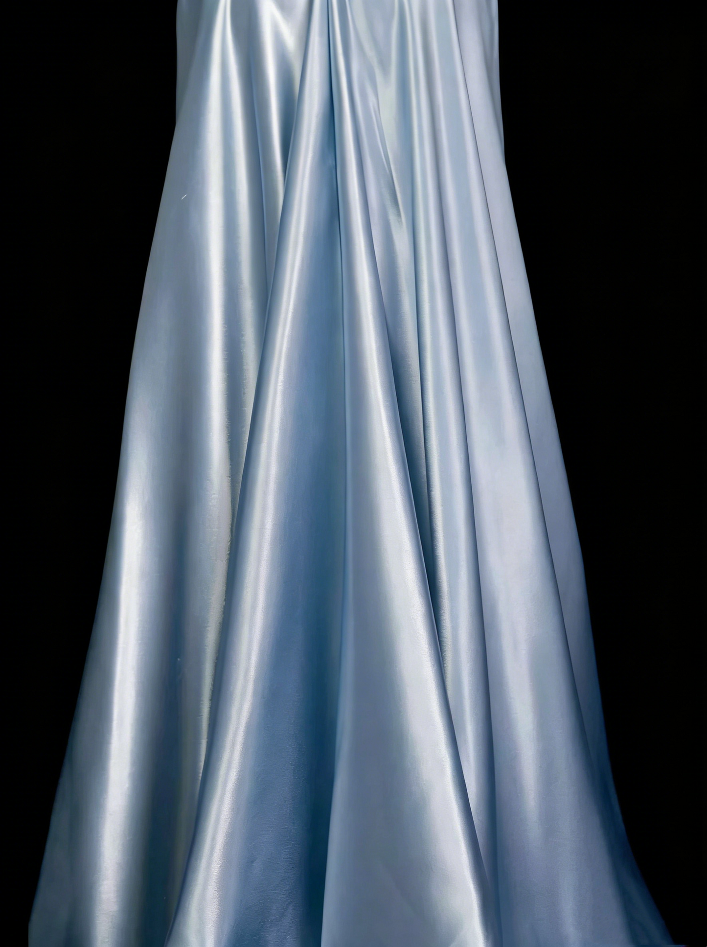 Robe de bal longue vintage années 80, coupe trapèze, dos nu, en satin bleu ciel clair, sans manches, référence N1446