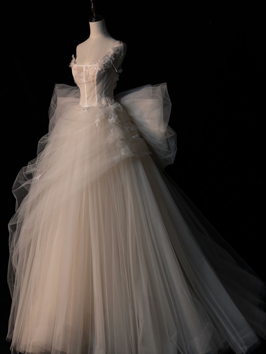 Robe de bal romantique pour femme, col carré, style années 80, ornée d'un nœud en dentelle, en tulle plissé et traîne, robe de mariée AB1488
