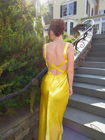 Gelbes Meerjungfrauen-Abendkleid aus gelbem Satin mit V-Ausschnitt und offenem Rücken, langes Abendkleid, Ballkleid, Hochzeitsgastkleid N267