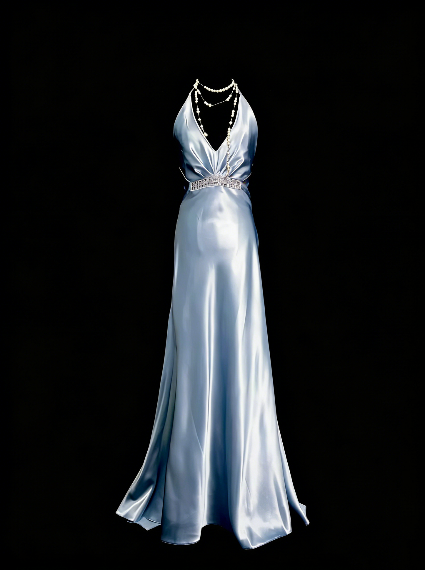 Robe de bal longue vintage années 80, coupe trapèze, dos nu, en satin bleu ciel clair, sans manches, référence N1446