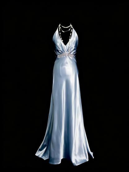 Robe de bal longue vintage années 80, coupe trapèze, dos nu, en satin bleu ciel clair, sans manches, référence N1446