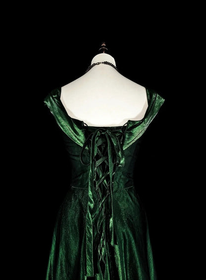 Robe de bal longue vintage en velours vert foncé à volants, coupe trapèze, décolleté cœur, idéale pour les lycéennes et les adolescentes (réf. N1672).