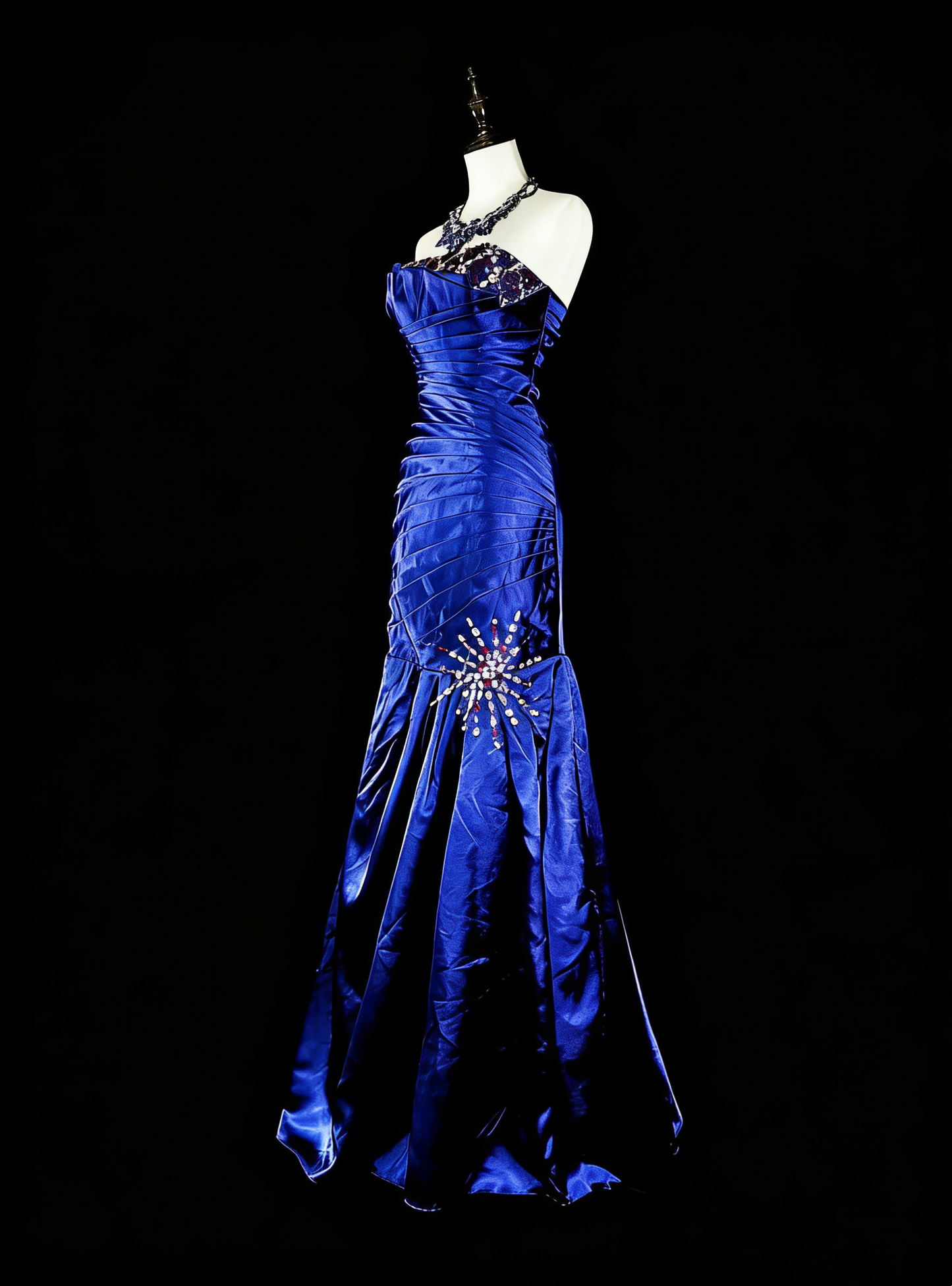 Robe de bal vintage sirène bustier bleu royal ornée de perles, inspiration classique N2005