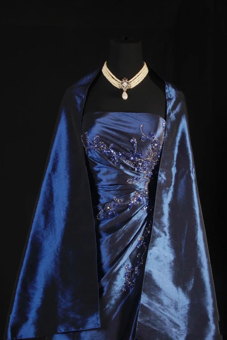 Atemberaubendes marineblaues, trägerloses, perlenbesetztes langes Ballkleid, formelles Abendkleid AB318