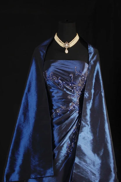 Atemberaubendes marineblaues, trägerloses, perlenbesetztes langes Ballkleid, formelles Abendkleid AB318