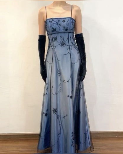 Elegantes, langes, blau-graues, zart perlenbesetztes Tüllkleid in A-Linie – perfekt für formelle Anlässe wie Geburtstage oder Abschlussbälle (N1697)