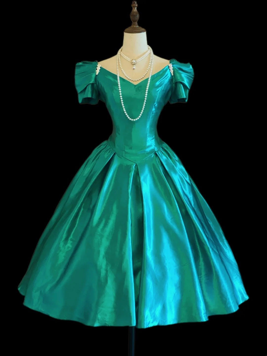 Robe de bal vintage verte, longueur genou, en satin, pour le bal de promo, idées de tenues de soirée RB4023
