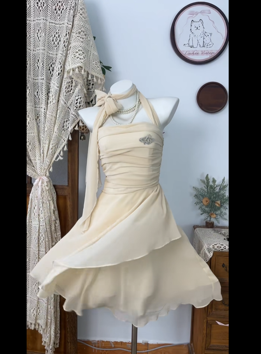 Pretty A line Halter Champagne Chiffon Party Homecoming Dresses High School Ideas Inspo 17th Birthday Outfits RB7370