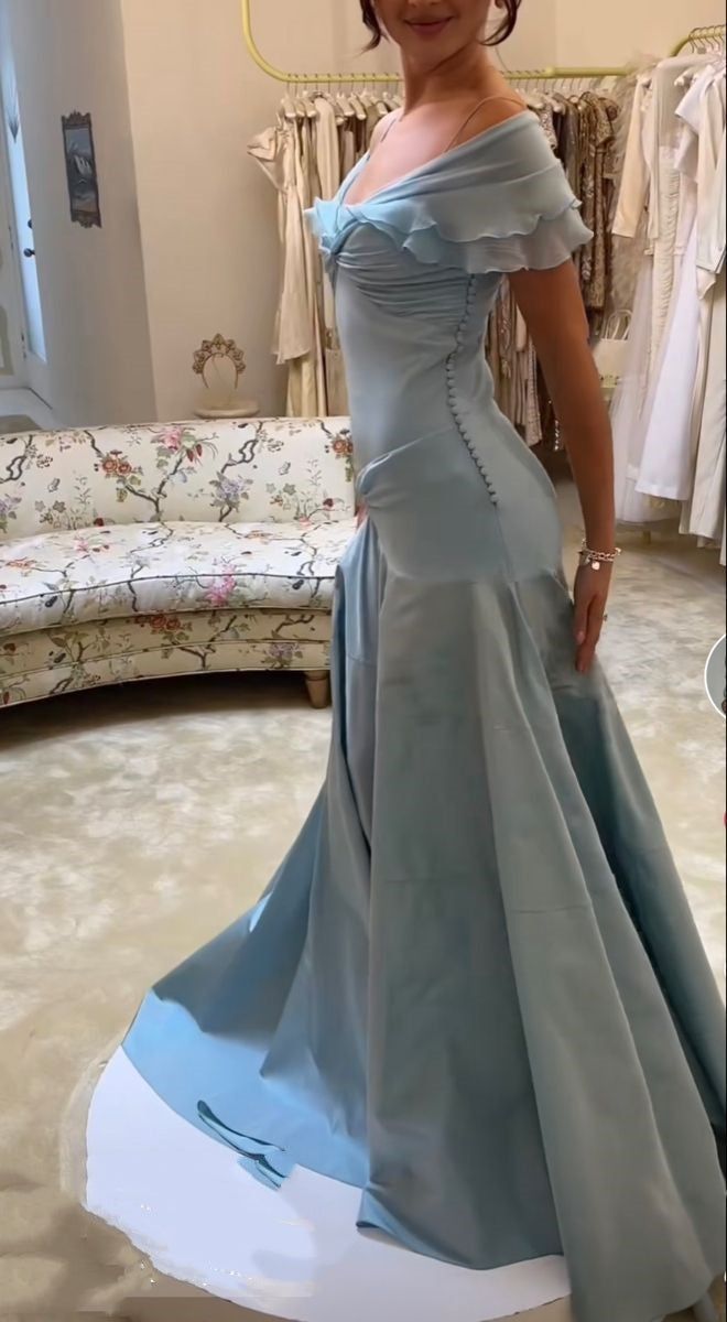 Robe de bal longue sirène élégante en mousseline bleue à épaules dénudées, modèle AB579