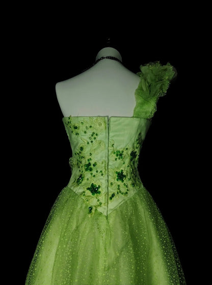 Robe de bal sobre asymétrique en tulle vert, longue, idéale pour l'été, les bals de fin d'année et les soirées de printemps (N1418).