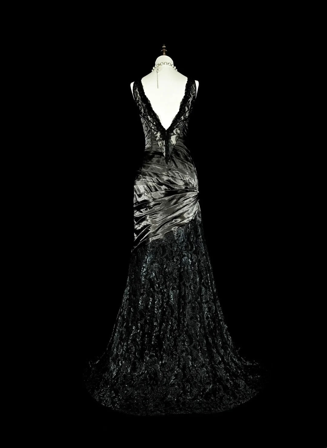 Robe de bal longue sirène plissée en satin, sans manches, col bateau, années 1960, N1574