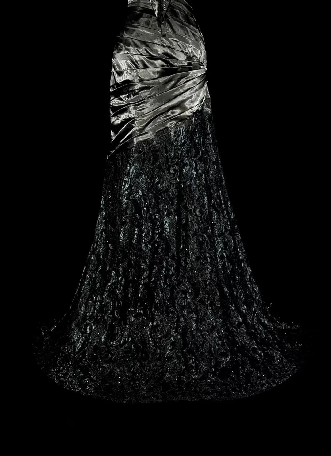 Robe de bal longue sirène plissée en satin, sans manches, col bateau, années 1960, N1574