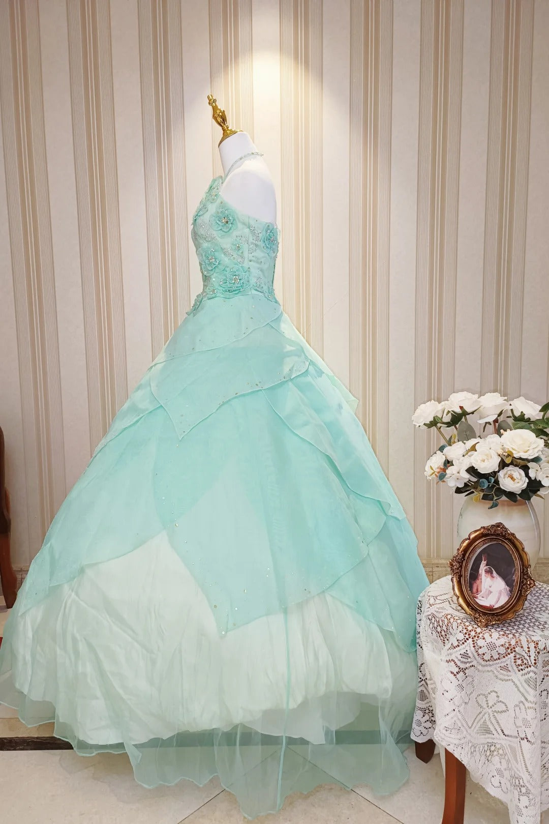 Robe de bal de princesse à col haut, bleue, à volants, avec fleurs, robe de 16e anniversaire, robe de Quinceañera N4189