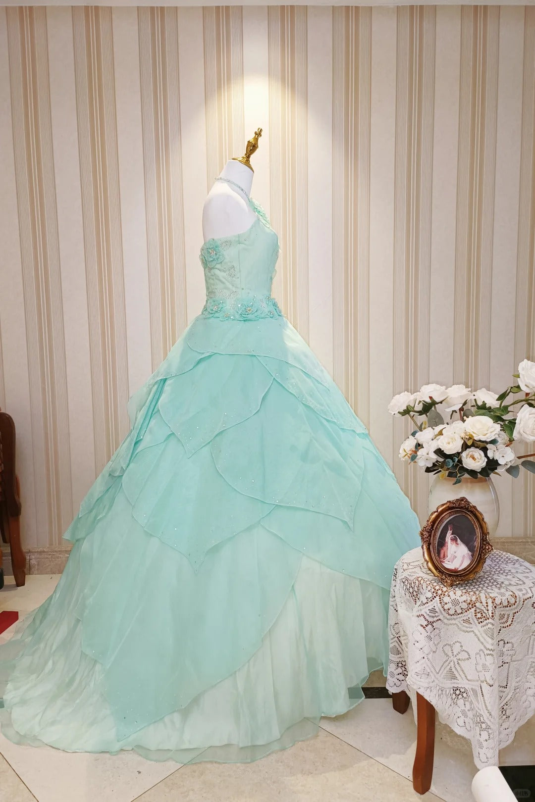 Robe de bal de princesse à col haut, bleue, à volants, avec fleurs, robe de 16e anniversaire, robe de Quinceañera N4189
