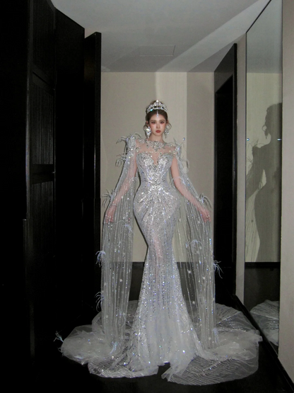 Robe de mariée sirène scintillante à manches longues et sequins, avec cape et plumes, robe de conte de fées N052