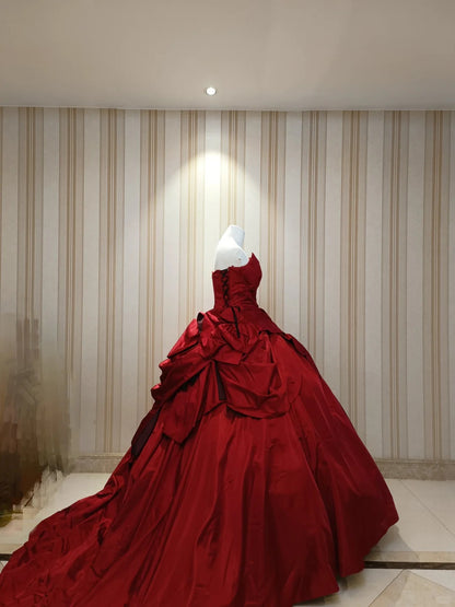 Robe de bal de princesse bustier en satin rouge avec des appliques pour robes de Sweet 16, robe de Quinceanera N4193