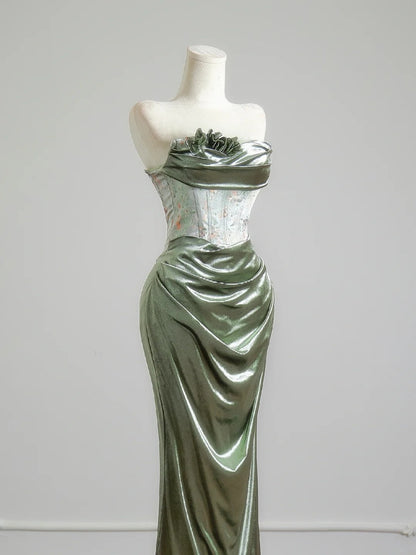 Romantisches, trägerloses Meerjungfrauen-Abendkleid in Salbeigrün mit Rüschen – ein beeindruckendes Outfit für den 18. Geburtstag (Partykleid N397)