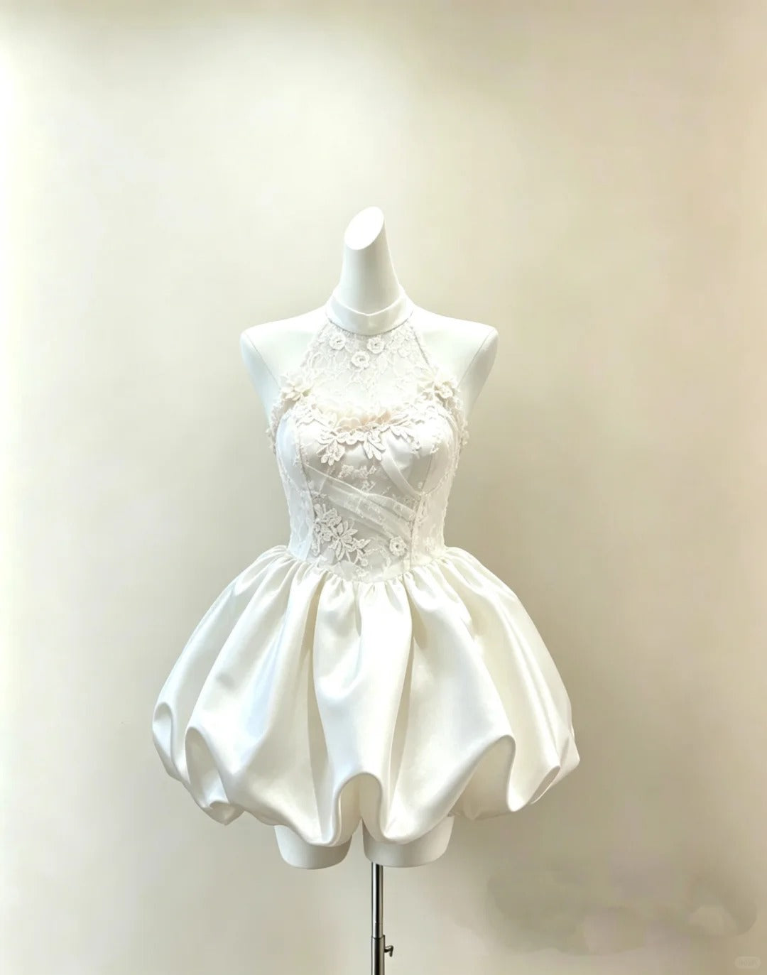Elegant Ball Gown Halter White Satin Lace Mini Short Cocktail Gown Homecoming Dresses Ideas Hoco Outfits RB4836