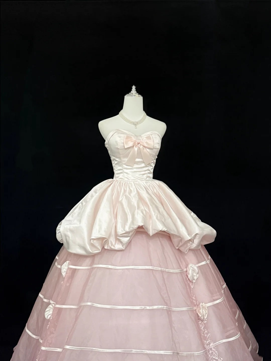 Langes Ballkleid für Sweet 16, herzförmiger Ausschnitt, zartrosa mit Blumen, Sweet-Sixteen-Geburtstagskleid RC0315