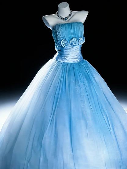 Robes de bal de promo modestes Robe de bal bustier en tulle bleu avec fleurs à volants Longue robe de quinceañera N3051