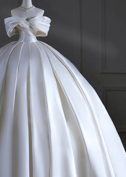 Timeless Wedding Dresses Ball Gown Off The Shoulder Satin Pleated Brides Dress Court Train Fitted Long Bridal Gowns AB2524