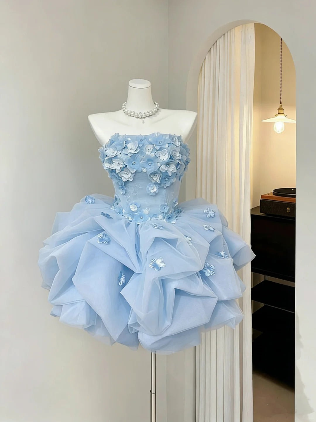Robe de Bal Modeste bustier bleue à fleurs courtes mini, inspiration senior, tenues pour le 16e anniversaire, robes de bal de promo RB3976