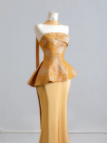 Romantisches, trägerloses, langes Meerjungfrauen-Abendkleid in Gold mit Schal – ein beeindruckendes Outfit für den 18. Geburtstag – Partykleid N398