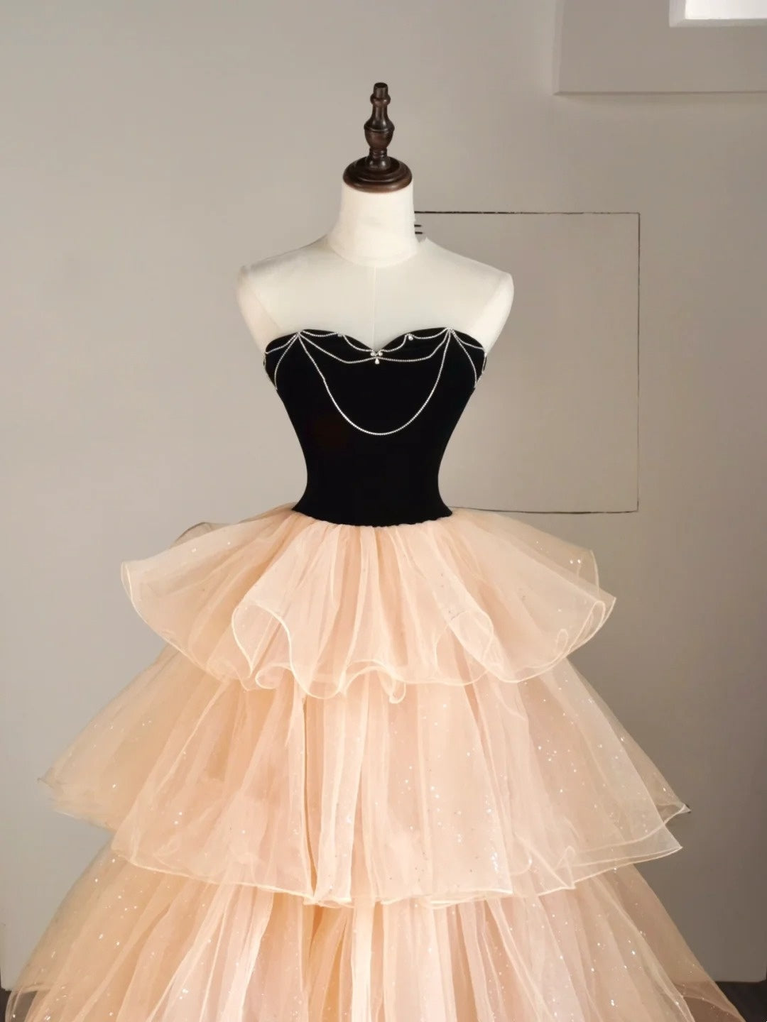 Robe de bal princesse à épaules dénudées en tulle champagne, tenue de soirée pour le bal de fin d'année scolaire, robe de remise de diplômes pour adolescentes N1348