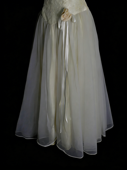 Robes de mariée simples ligne A décolleté cœur longueur thé dentelle robe de mariée ajustée N2132