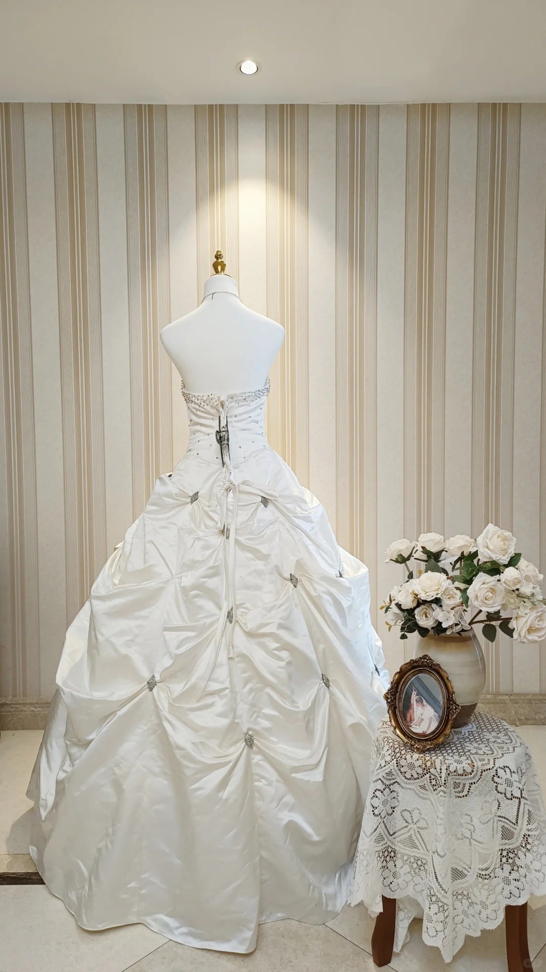 Robes de mariée vintage, Robe de bal, Bustier cœur, Perles, Robe de mariée longue d'été N4209
