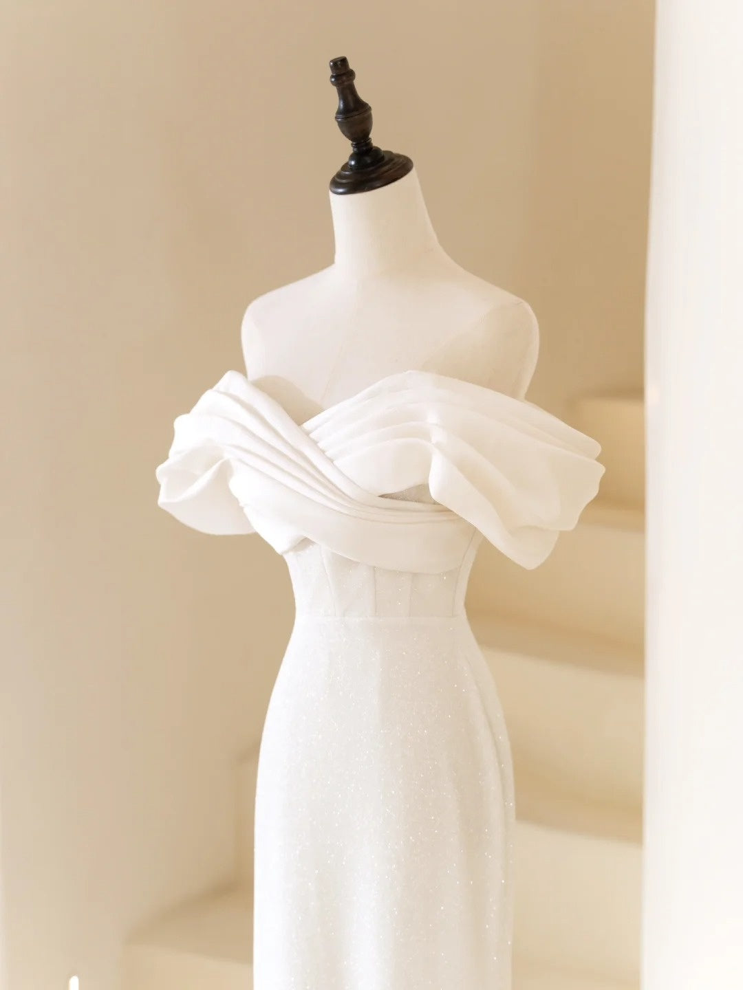 Robe de mariée sirène classique en satin blanc à épaules dénudées et manches courtes, robe de mariée longue N234