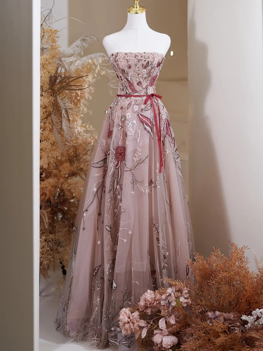 Robe de bal longue bustier en tulle et dentelle florale, idéale pour un 19e anniversaire (réf. N237)
