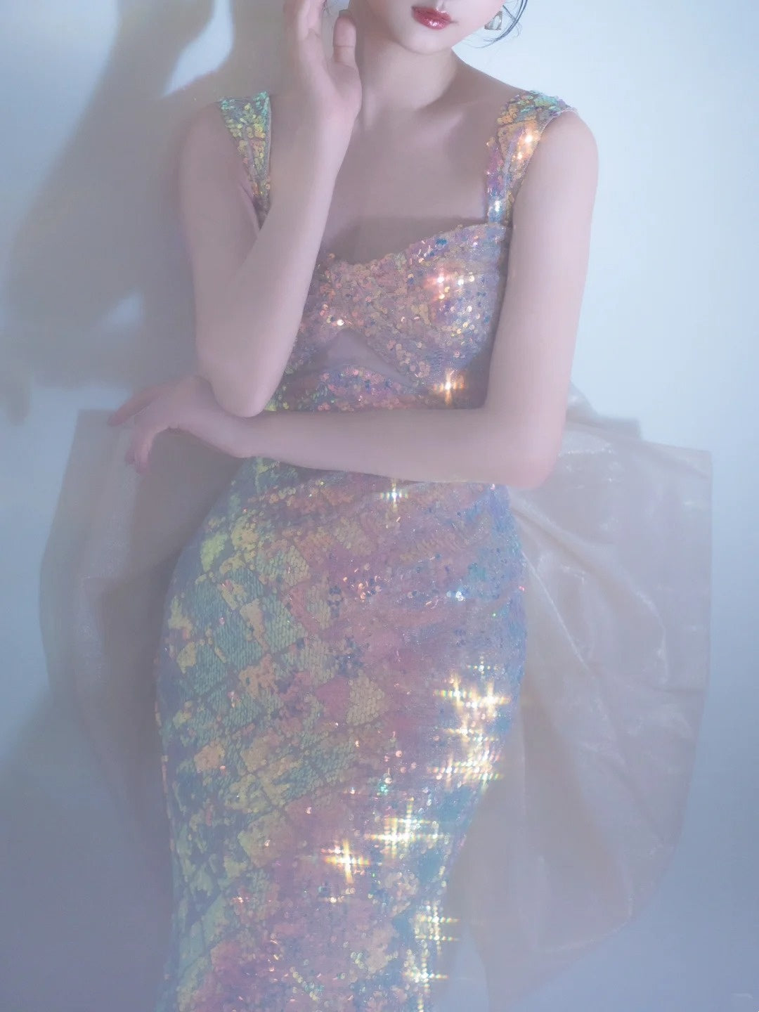 Robe de bal longue sirène à paillettes et décolleté en V, bretelles ornées de sequins, inspiration tenue de soirée N229