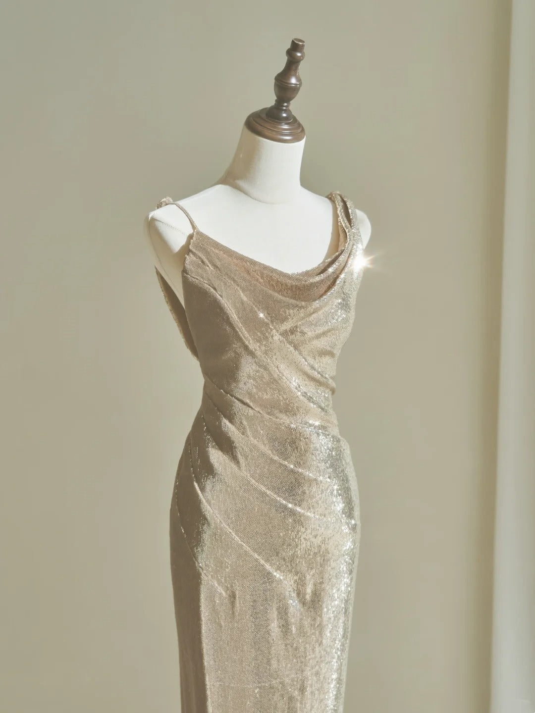 Elegantes, champagnerfarbenes Paillettenkleid im Meerjungfrauenstil für Damen – langes, formelles Ballkleid zum 22. Geburtstag (AC048)