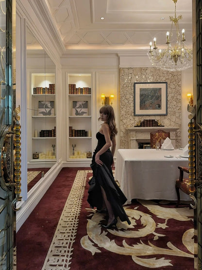 Robe de bal longue sirène noire intemporelle sans bretelles à volants en satin, inspiration robe semi-formelle N699