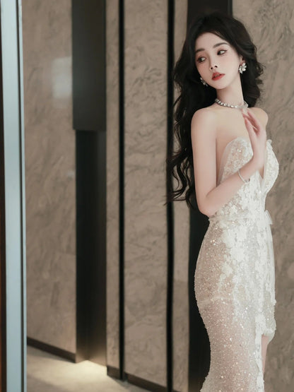 Robe de mariée féerique style sirène, décolleté cœur, dentelle blanche, longue, coupe ajustée, N1088