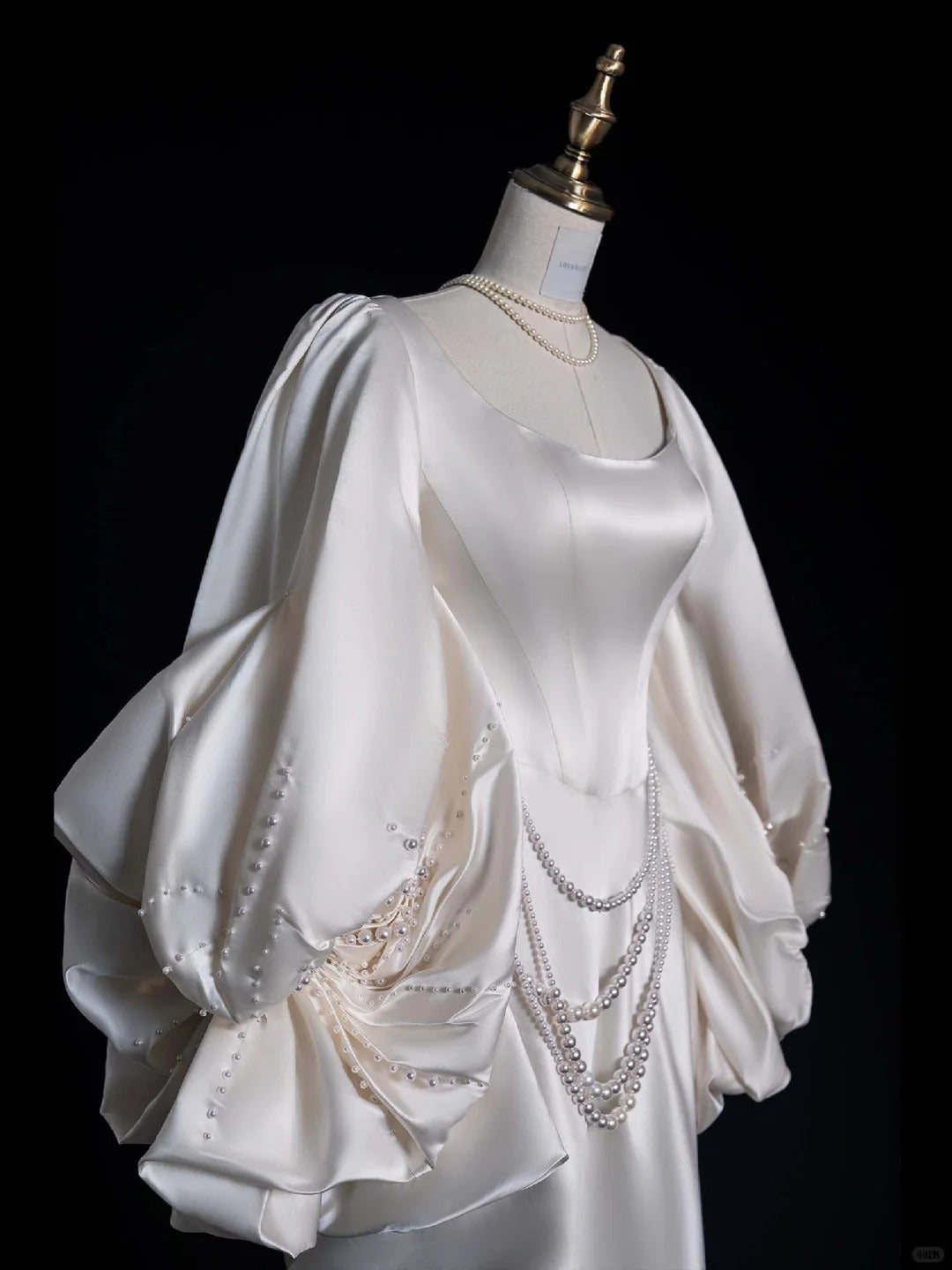 Pretty A line Long Sleeves White With Long Sleeves Satin Brides Gown Bridal Dress Style Long Wedding Dresses RB6567