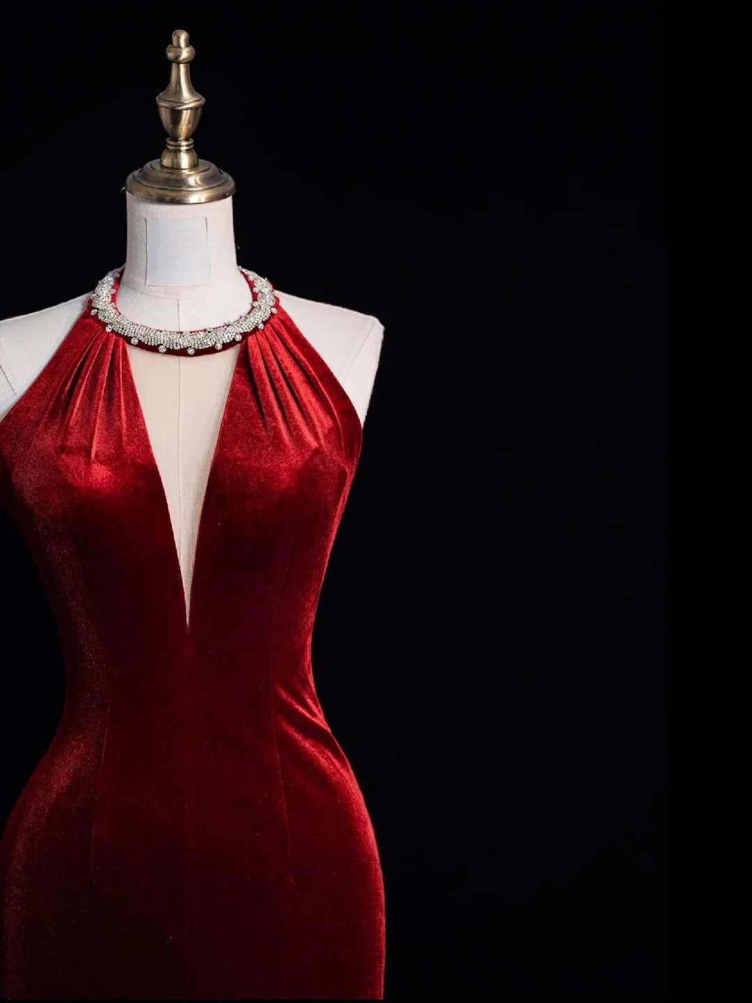 Atemberaubendes Meerjungfrauen-Abendkleid aus burgunderrotem Samt mit Quasten und U-Boot-Ausschnitt – Inspiration für Ballkleider, Prinzessinnen-Abschlusskleider N1082