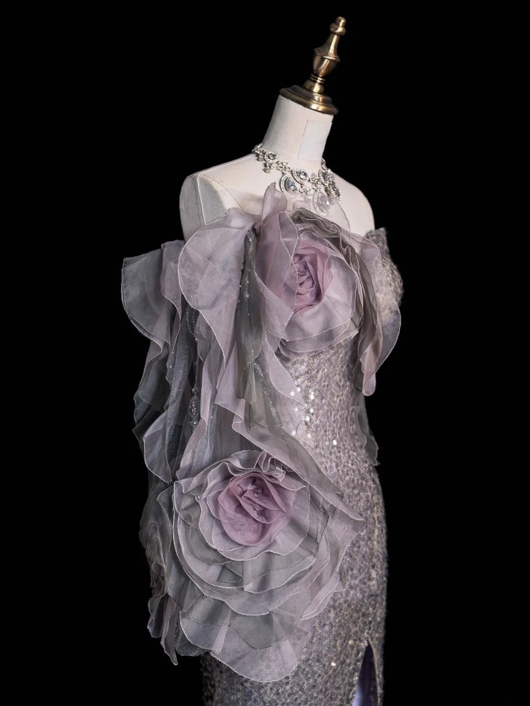 Robe de soirée longue de bal de princesse sirène grise à sequins et fente, décolleté cœur, N743