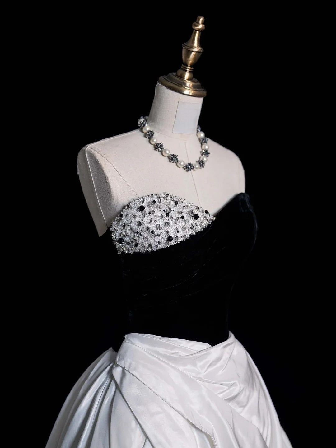 Robe de bal sobre, bustier cœur, haut noir, robe longue en satin blanc pour femmes et jeunes filles, robe de soirée N650