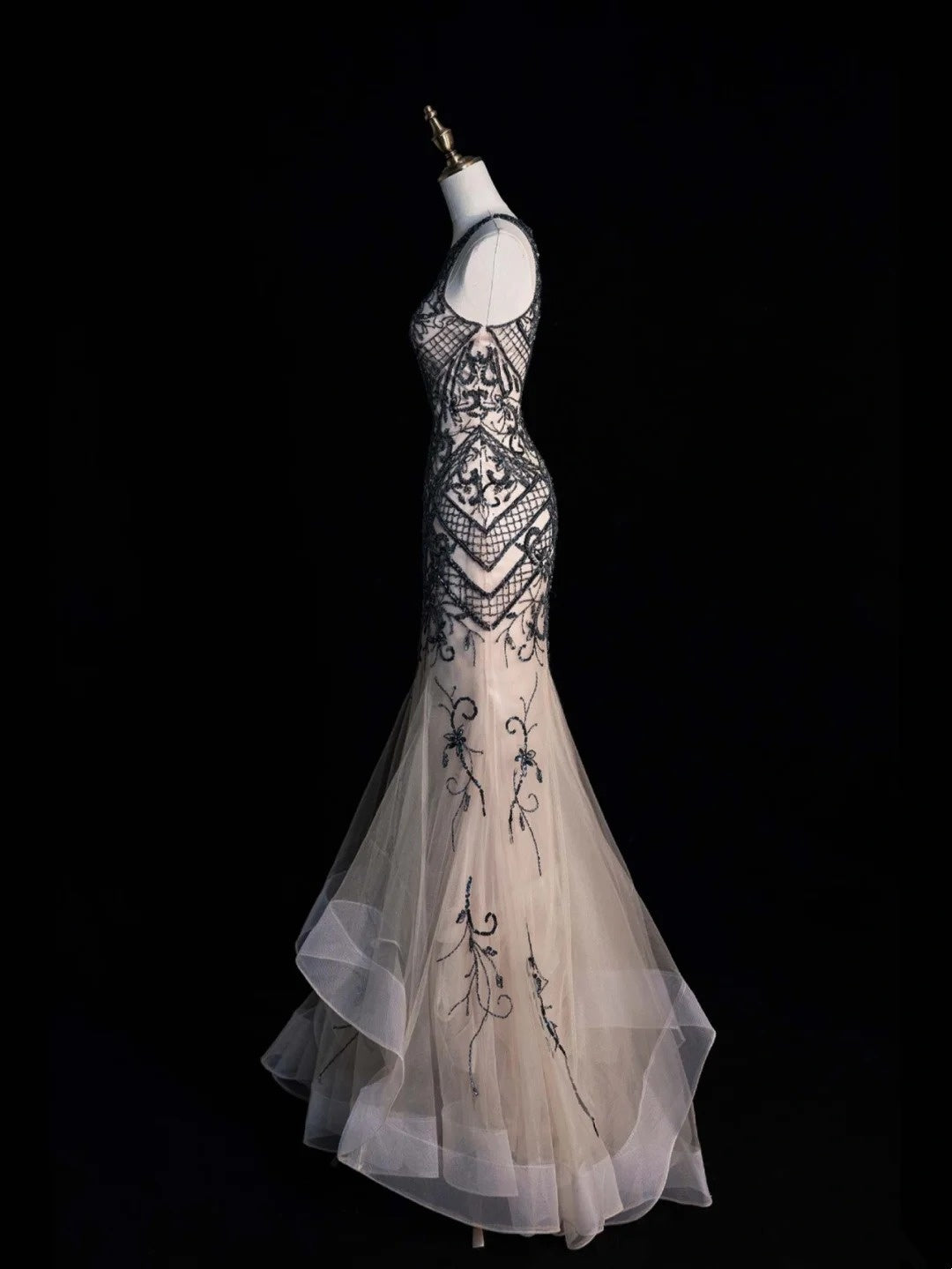 Robe de bal longue sirène vintage en tulle champagne à col bijou N1350