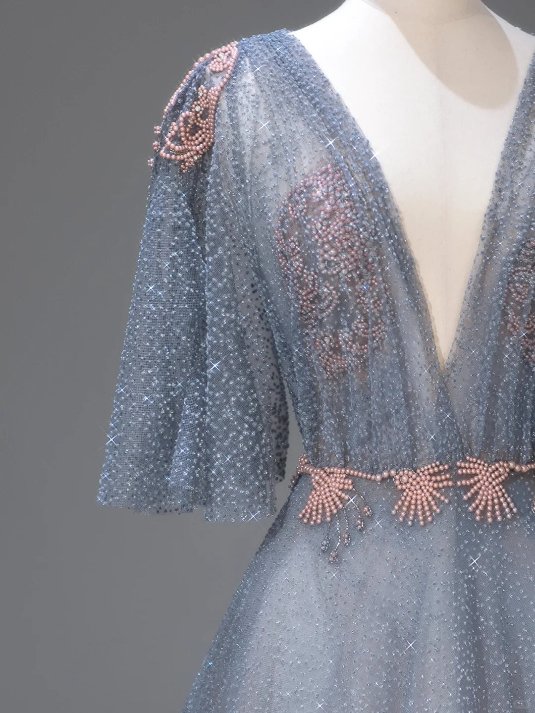 Robe de bal col en V tulle bleu poudré sans manches avec perles Robes de soirée Tenues de cérémonie RB3983