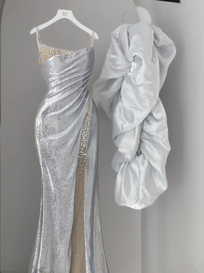 Glitzerndes Meerjungfrauen-Abschlussballkleid mit Spaghettiträgern, silbergrau, paillettenbesetzt mit Perlenstickerei, hoher Schlitz, langes Abendkleid N2922