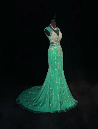 Élégante Robe de Bal Sirène Col en V Vert Tulle Dos Nu avec Perles Robe de Soirée N2872