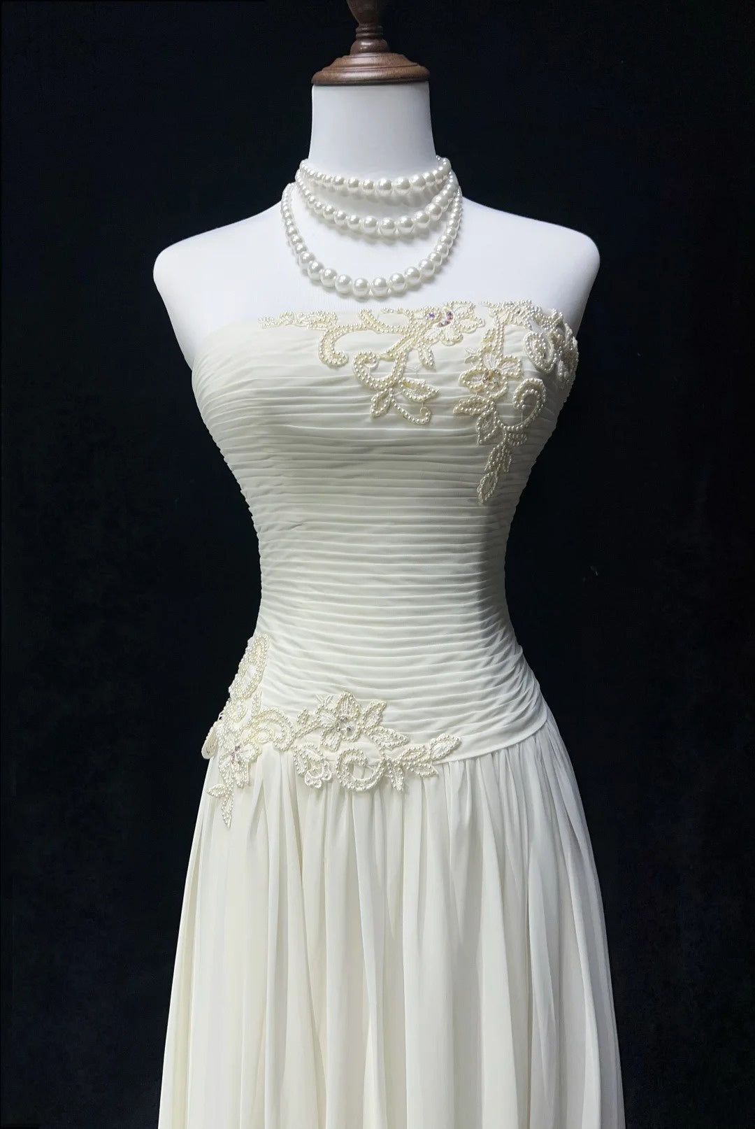 Zeitlose Hochzeitskleider, A-Linie, trägerlos, weißer Chiffon mit applizierter langer Brautrobe N3013