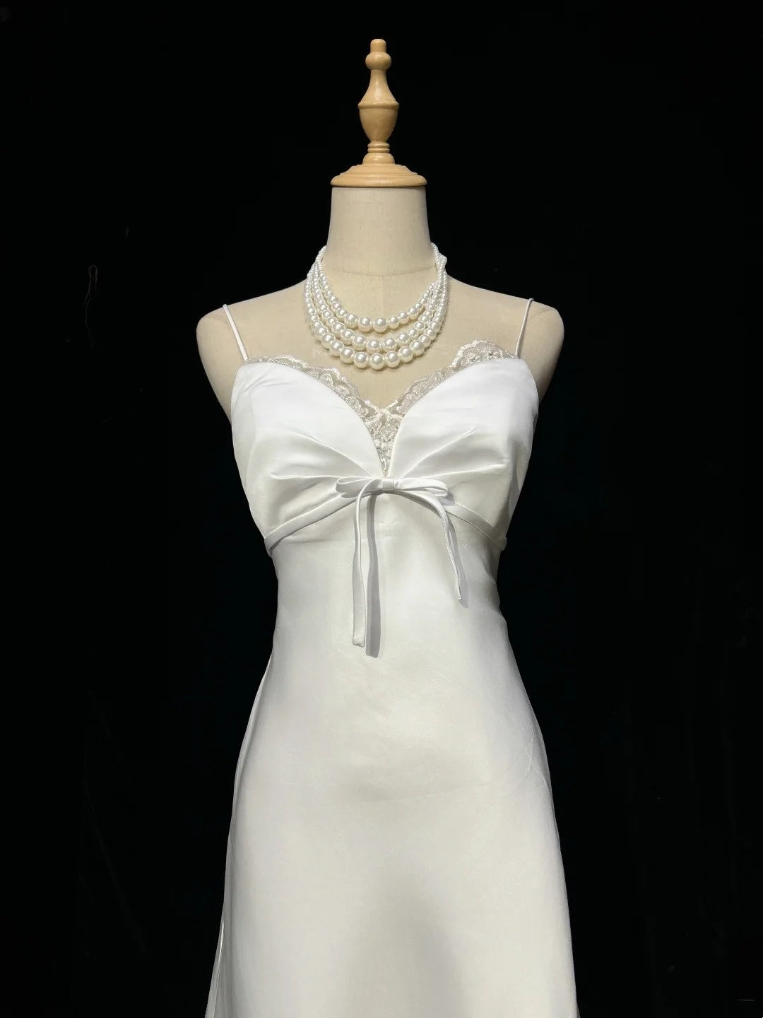 Vintage A line Spaghetti Strap Sleeveless Floor Length Satin Garden White Wedding Dresses RB3313
