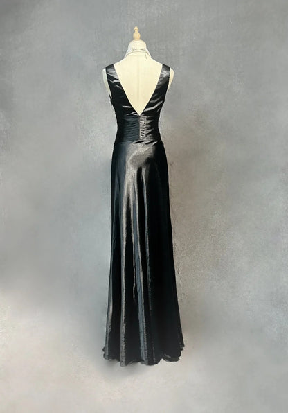 Bescheidene Abschlussballkleider Meerjungfrau Neckholder Schwarz Satin mit Rüschen Lange Abendkleider N3466