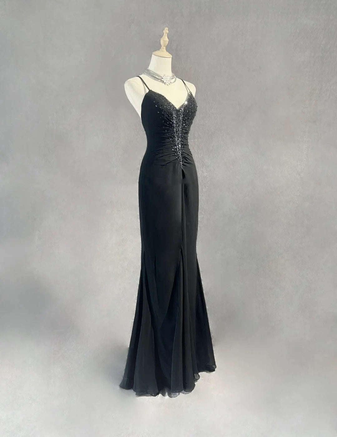 Vintage Prom Dresses Meerjungfrau Spaghettiträger Abendkleid Chiffon 70er mit Perlenstickerei Rückenfrei Langes Abendkleid N2520
