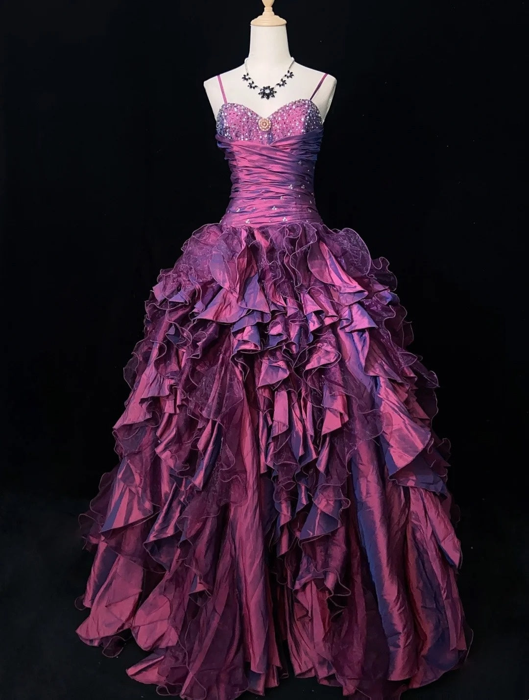 Vintage Ballkleider Inspo Ballkleid Spaghettiträger Lila Tüll Stufenlagen 80er mit Perlen Abendkleider N3357