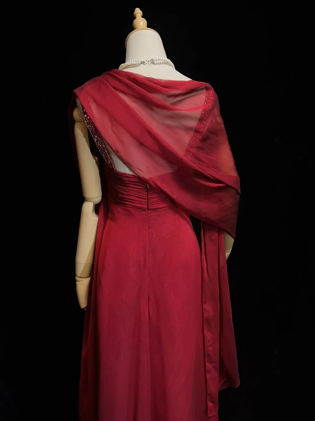 Robes de Bal Élégantes Ligne A Col Bijou Bourgogne Mousseline avec Cape Perles Sans Manches Longue Robe de Soirée Formelle N2885